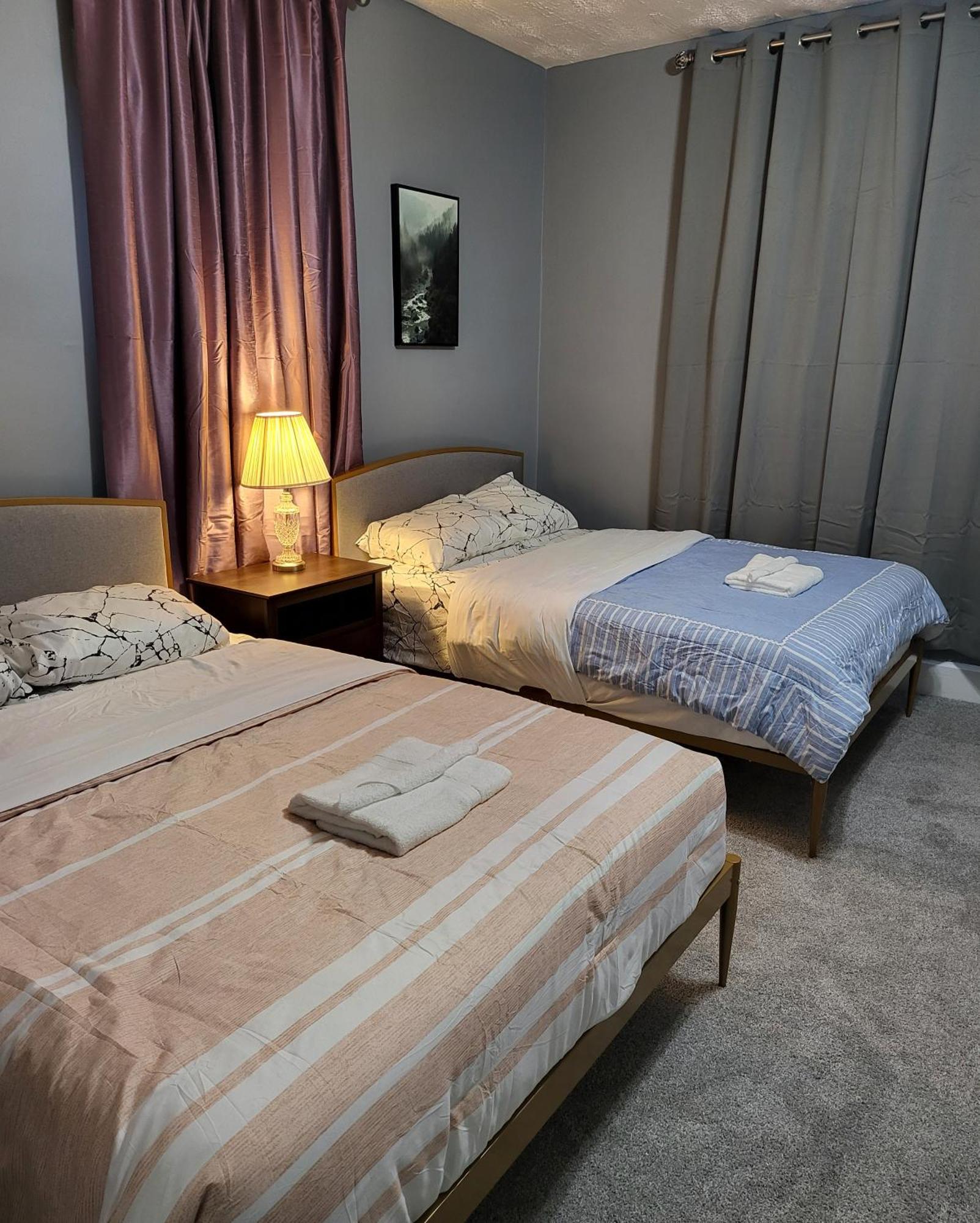 Guest Room With Two Double Beds In Columbus Oh, Airport Location Εξωτερικό φωτογραφία